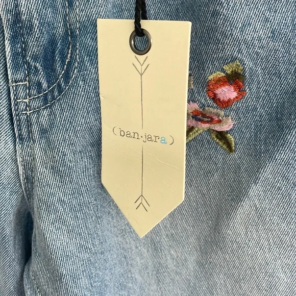 NWT Banjara High Rise Straight Leg Crop Floral Embroidered Jeans Women’s Size 7 - Picture 2 of 8
